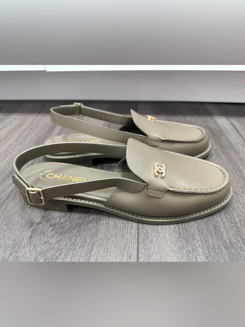 CHANEL $1 6k